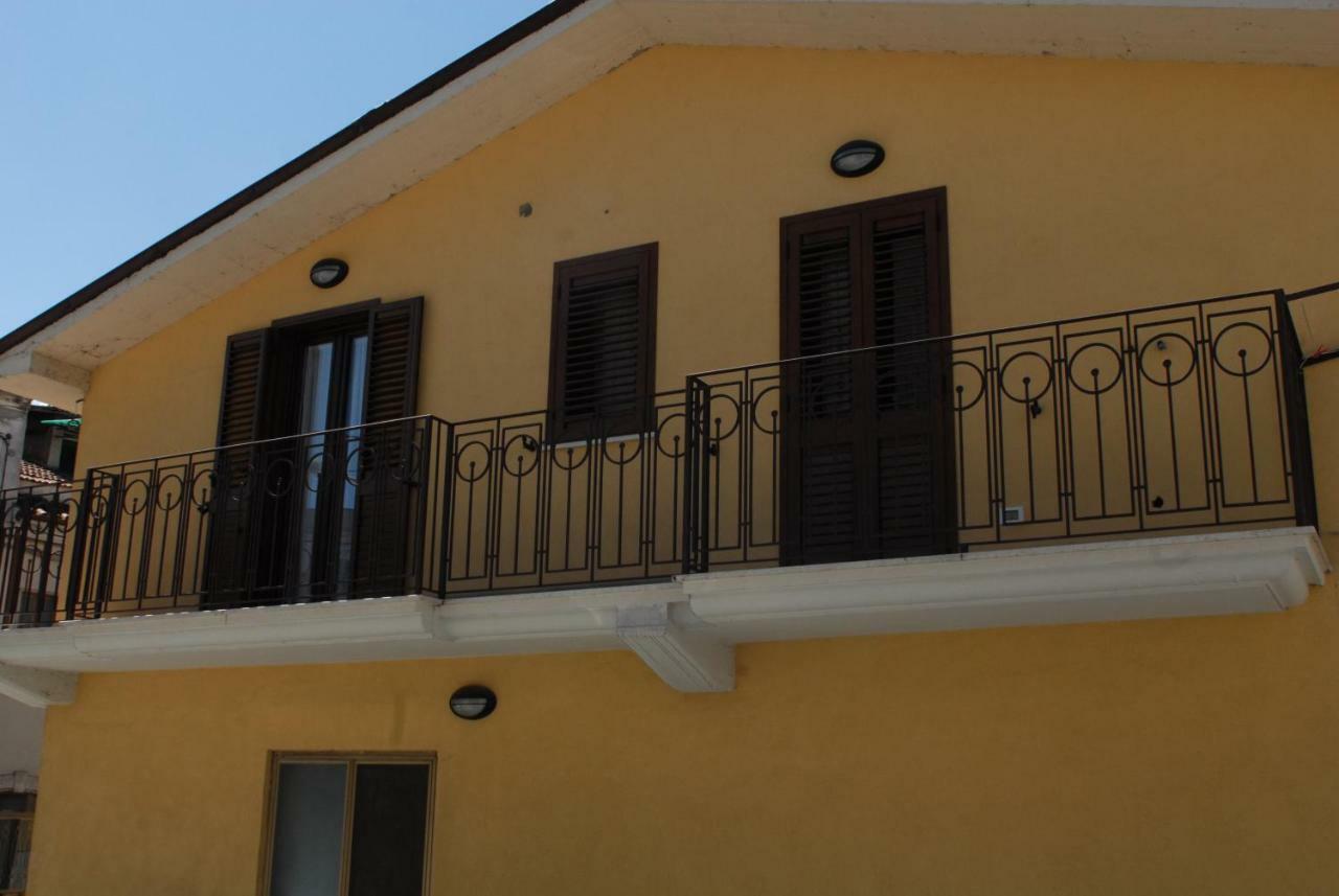 Dietro Piazza Maggiore Sulmona Eksteriør bilde